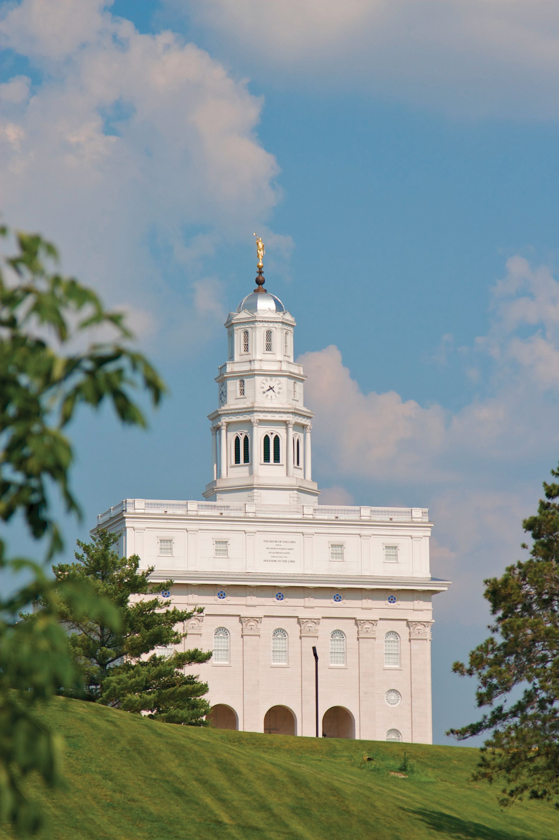 The Nauvoo Illinois Temple, including scenery.