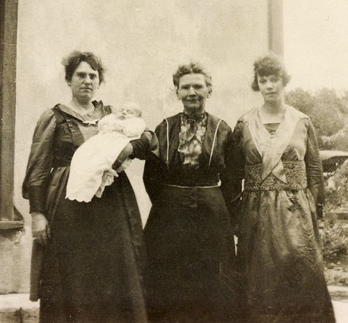 Old photo of three women