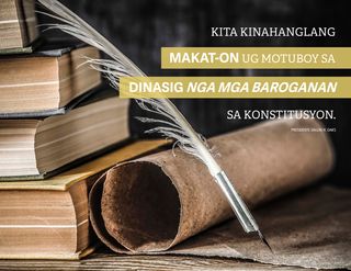 pluma [quill pen], mga libro, ug linukot nga papel [scroll]