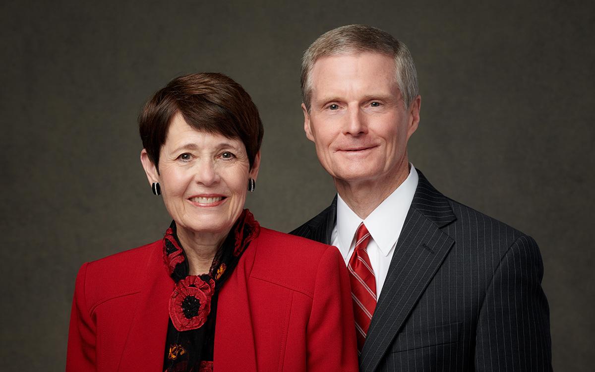 Elder Bednar und Schwester Bednar